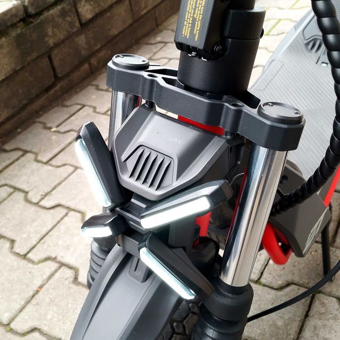 Електрически скутер-Segway ZT3 Pro