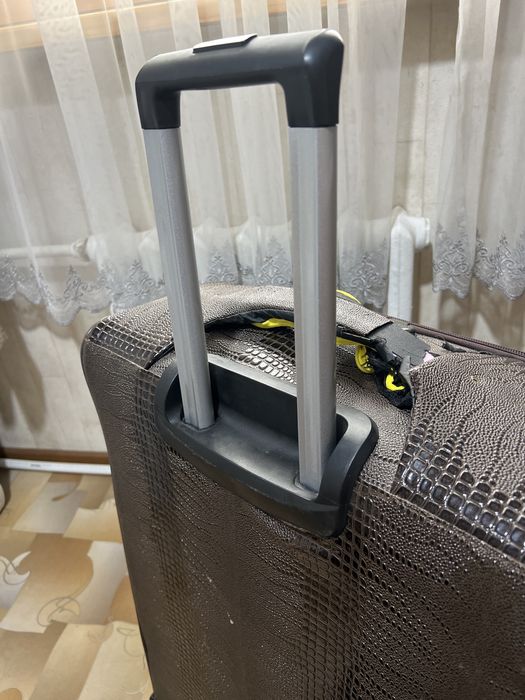 Чемодан большой размер Л(L)