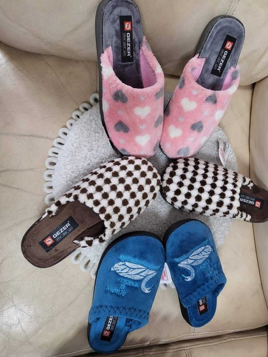 Нови три чифта чехли 36 номер за 20лв.