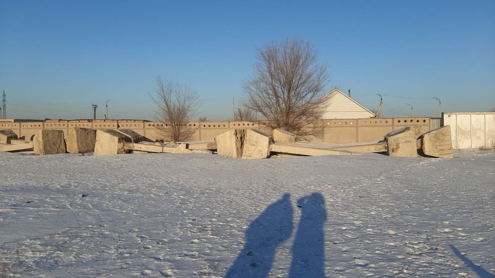 Продам Балки 18м и стойки 6,2