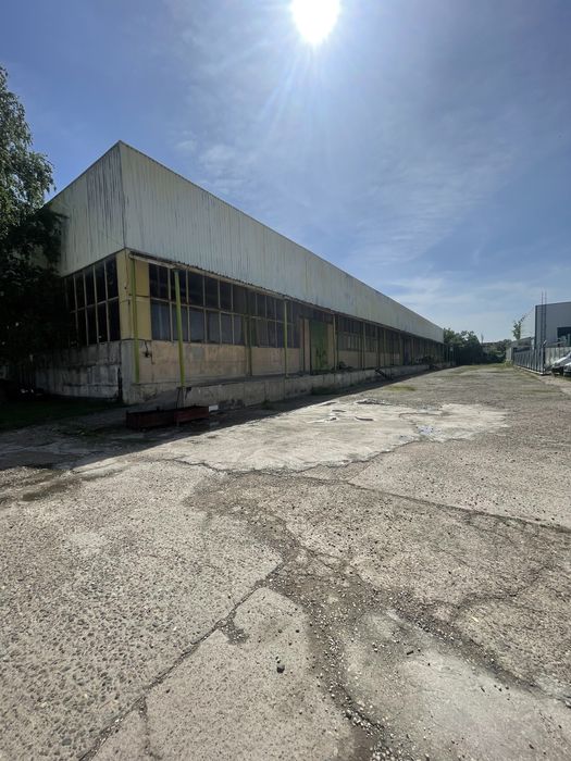 Дава се под наем Склад в с. Буковлък, Област Плевен - 990 кв.м за 1785 € - Снимка #1