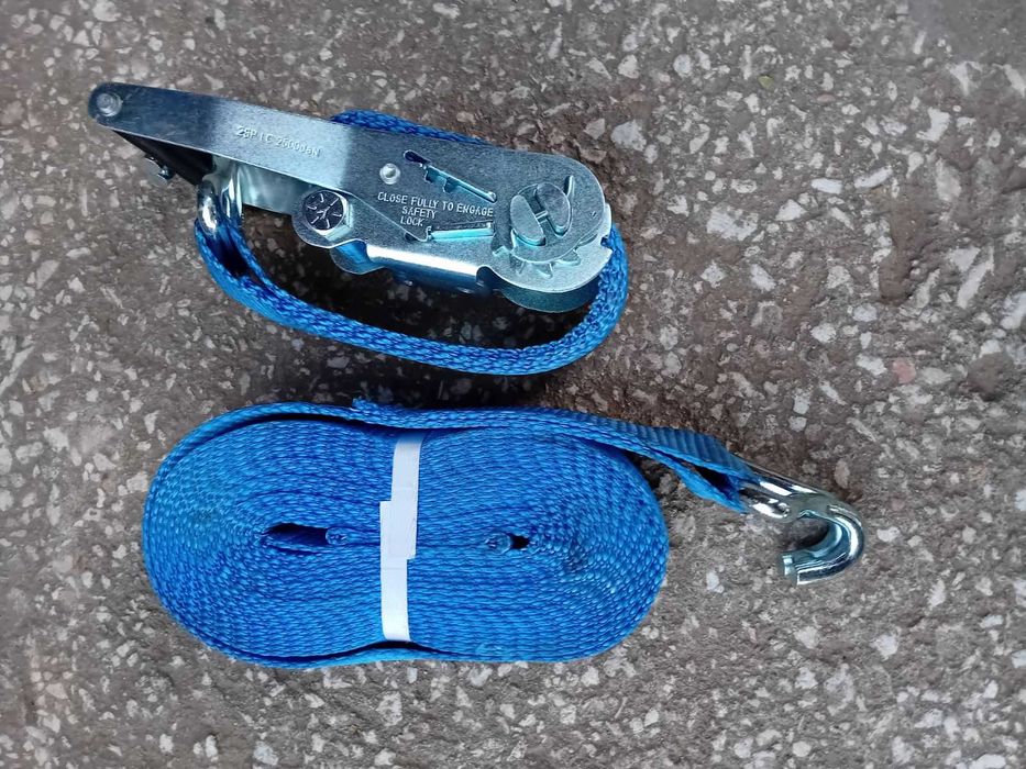 Колани чисто нови