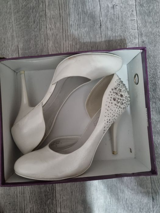 Продам свадебные туфли