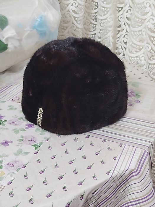 Женская норковая шапка.