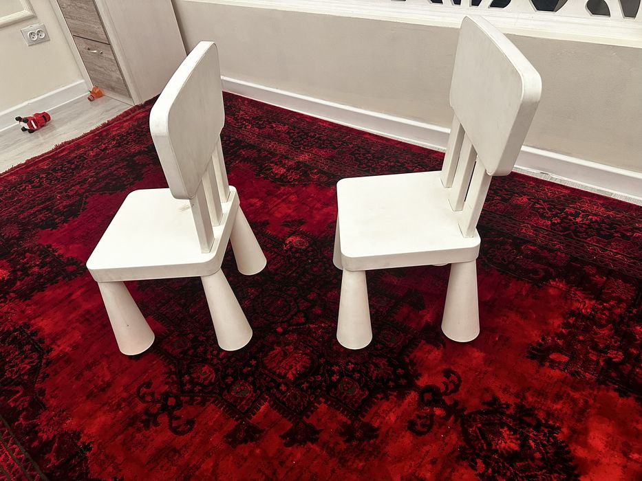 Детский стол и 2 стула IKEA