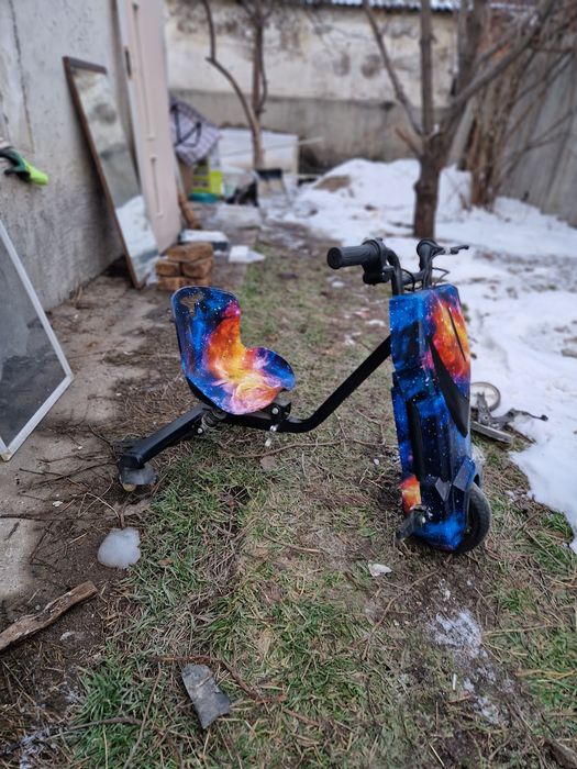 Дрифт кар и два велика