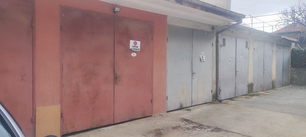 Дава се под наем Гараж / Паркомясто в Казанлък - 34 кв.м за 102 € - Снимка #1