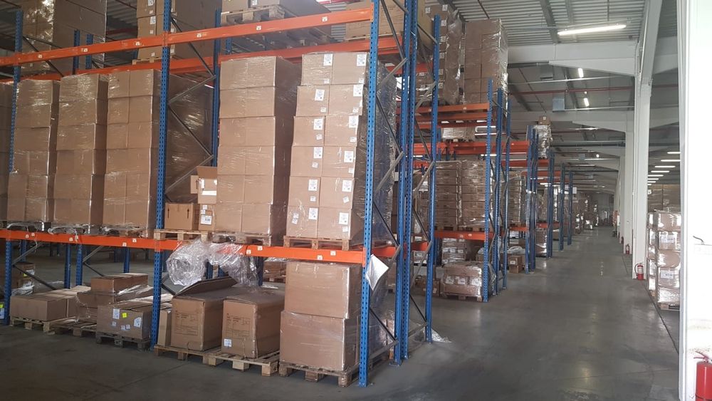 Lichidare de stoc la rafturi metalice profesionale reglabile