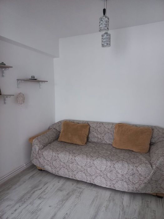 Garsoniera de închiriat