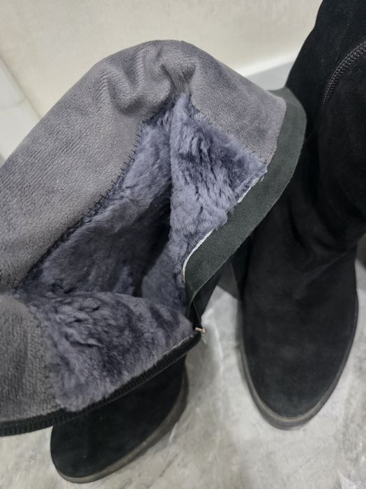 Замшевые зимние сапожки