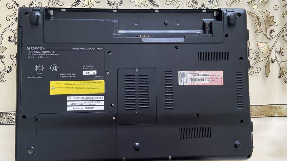 Продам ноутбук для запчасти.