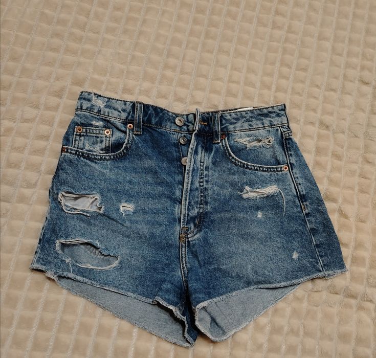 Женские шорты короткие