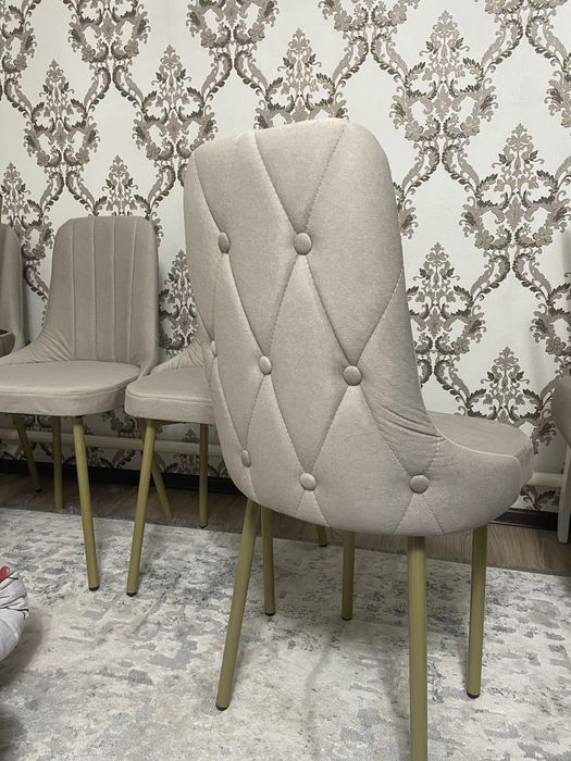 Продам стулья новые