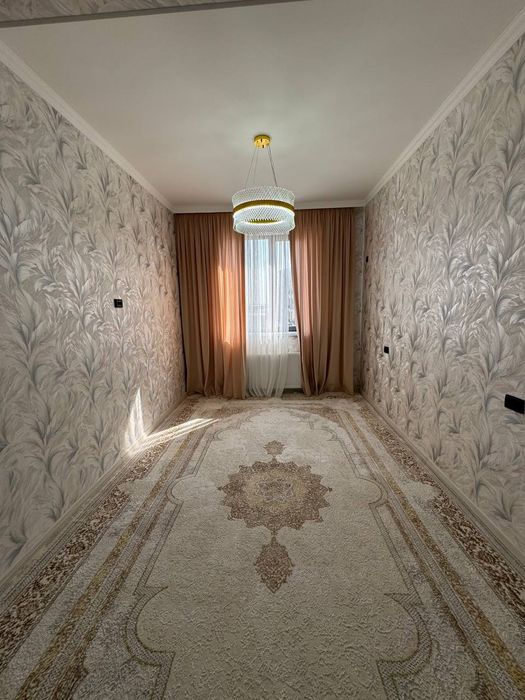 Срочно квартира сотилади янги дом ремонт янги газ бор лакатясси зур