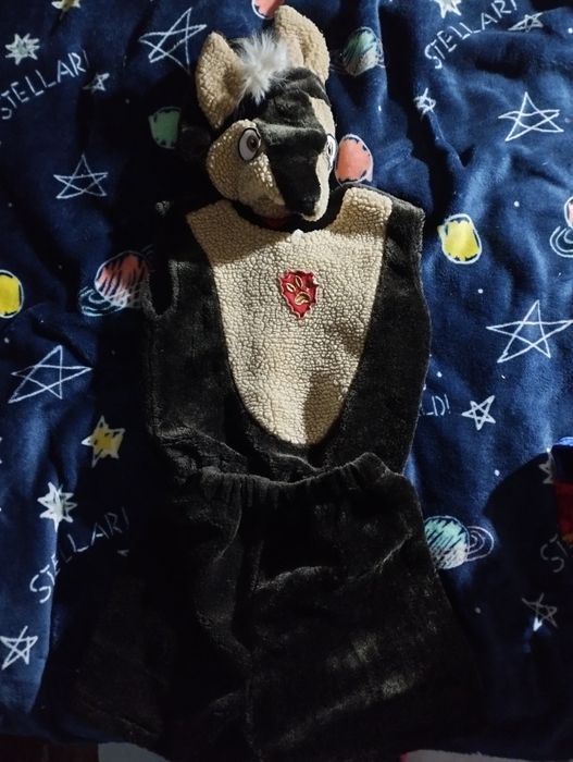 Продам детские новогодние костюмы