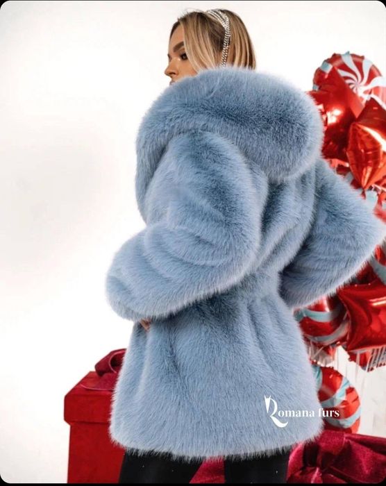 Эко шуба голубая.