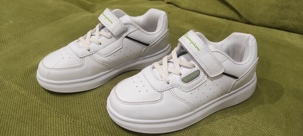 Обувки Champion и маратонки Adidas за деца 31 номер цената е за двата