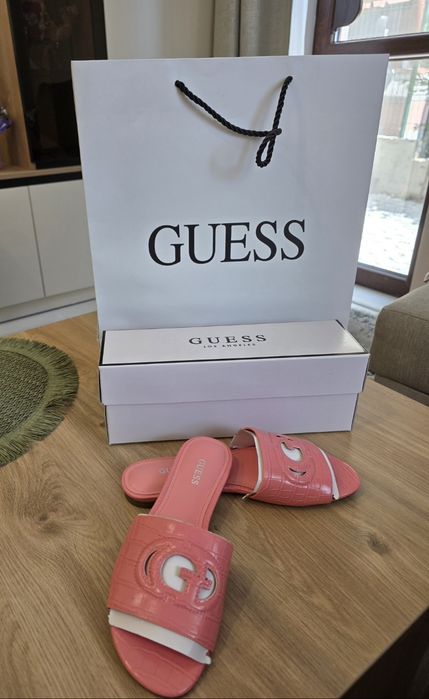 Чехли Guess търсят пепеляшка :)