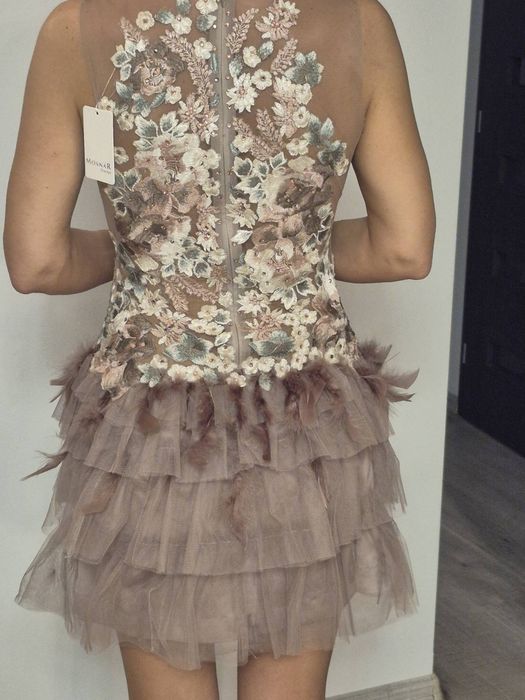 Чисто нова рокля,подходяща за всеки повод.Размер М