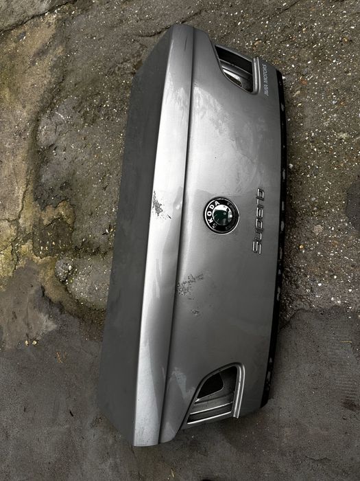 Capotă portbagaj skoda superb2.