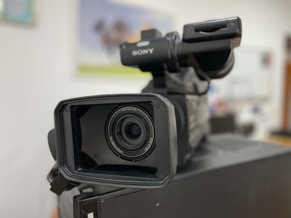 Видеокамера Sony HXR-MC1500