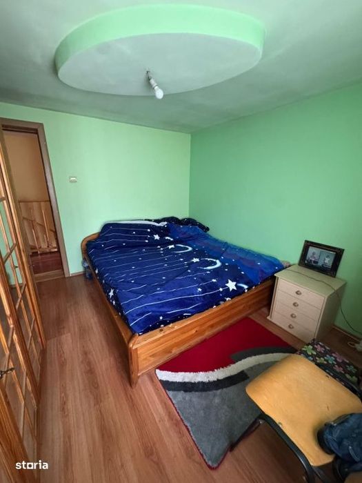 Vand casa complet utilata ,zona Damila