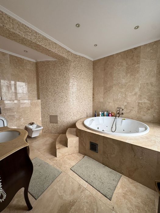 Vila de lux deosebita cu cinema  str salcamilor  la Dudu Chiajna