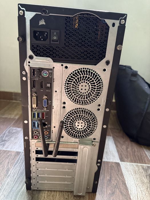Настолен компютър  AMD A8-6600K, 8GB RAM, 640GB HDD