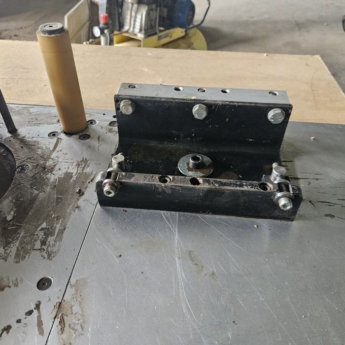 кантираща машина за праволинейно и криволинейно кантиране