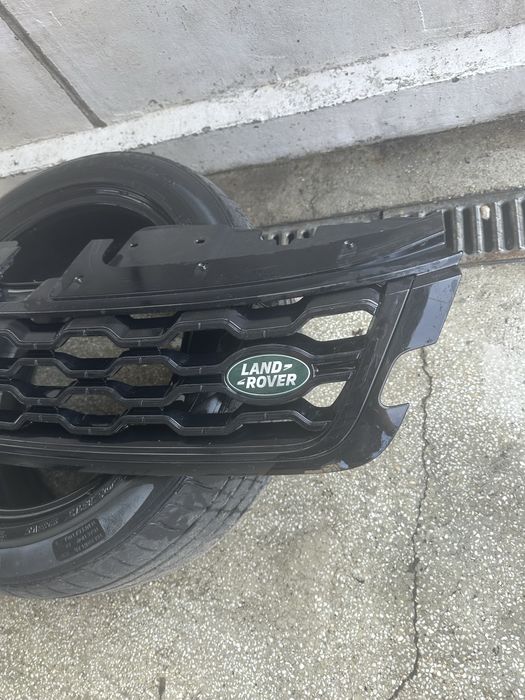 Land Rover Evogue 2018 - предна решетка