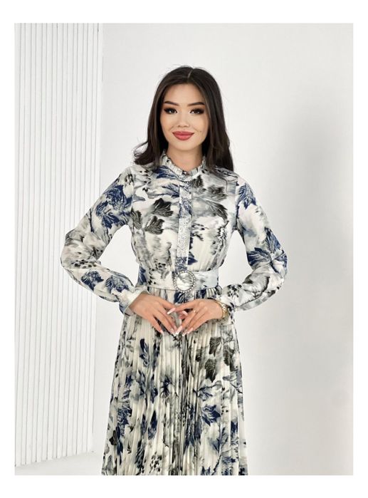 Платья вечерние