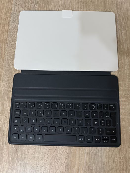 Tastatura magnetică
