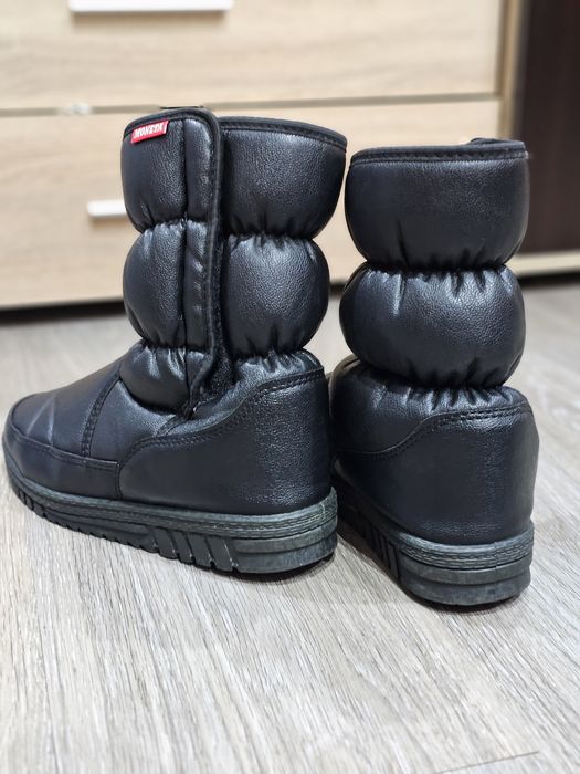 Зимни обувки тип апрески ,,Moneta,,