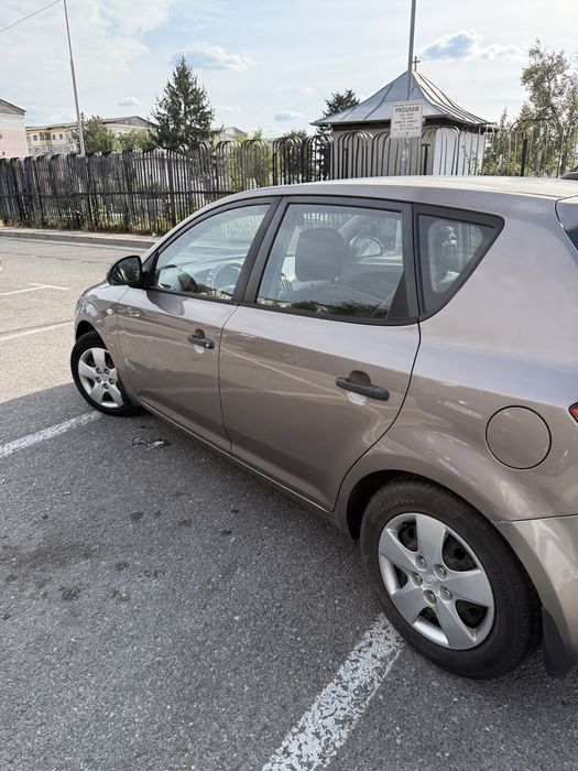 Kia Cee'd 1.6 CRDi – An 2008