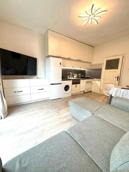 Дава се под наем Тристаен апартамент в Варна, Гръцка махала - 77 кв.м за 1200 € - Снимка #1