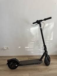 Vând Trotineta electrica Xiaomi Electric Scooter mi 4