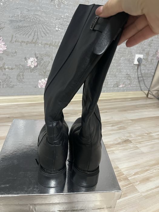 Продам кожанные сапоги