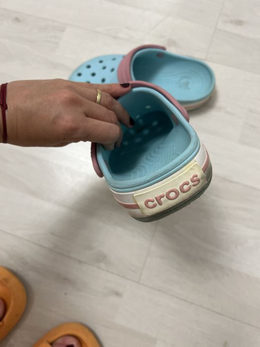 Papuci crocs in stare buna