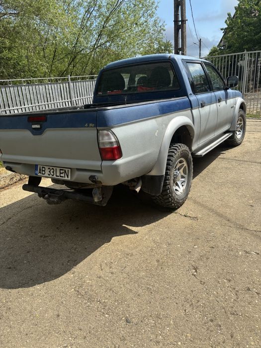 Vînd mitubiși L200
