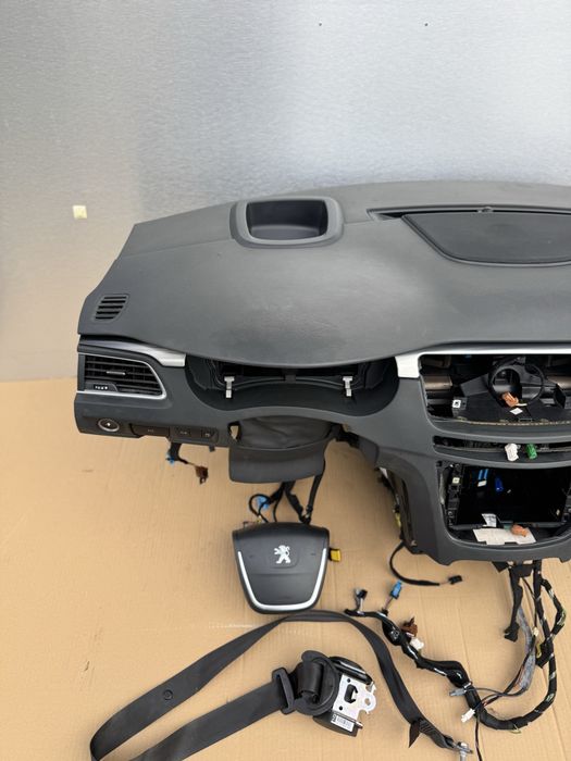 Plansa bord Peugeot 508 an 2011-2017 cu head-up stare impecabila!