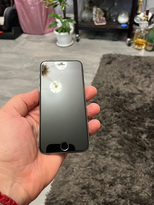 iPhone 11 ,64 gb. / iPhone 7, 64 gb.