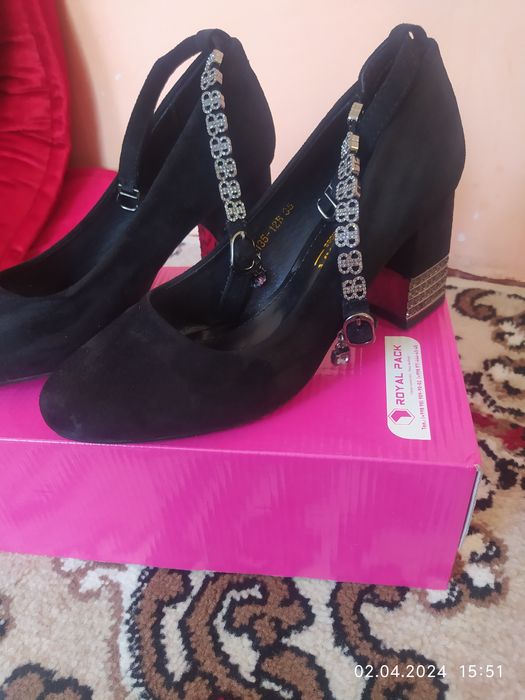 Tufli sotiladi razmer 35