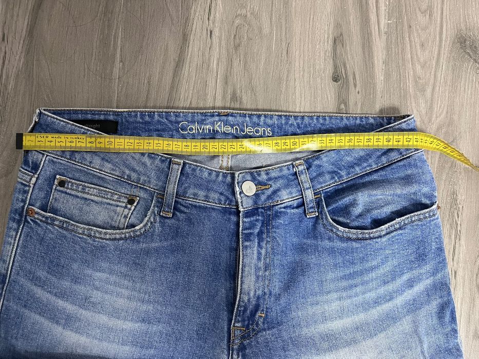 Blugi Calvin Klein de vanzare