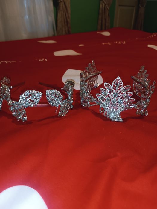 Toshli diademalar