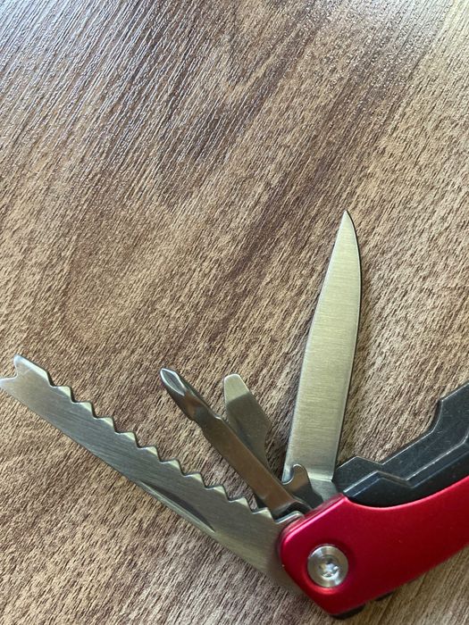 IMPECABIL - briceag multifuntional