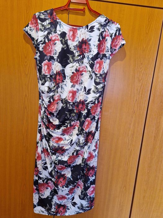 Рокли с къс ръкав/без ръкави