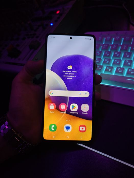 Продаю Samsung Galaxy A72 128GB в хорошем состоянии