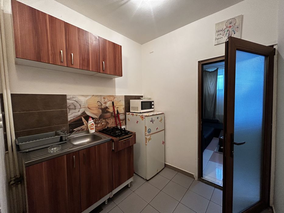 Închiriez garsoniera zona CET