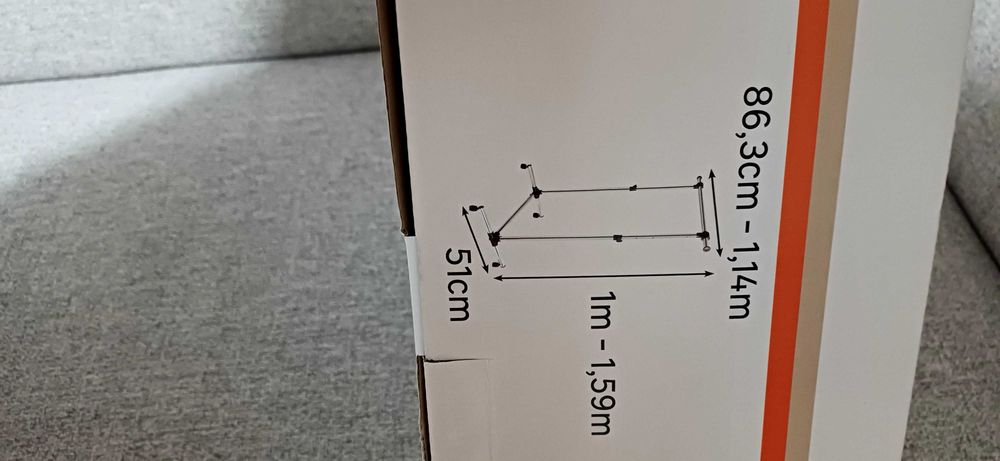 Vând Suport umerase 86.3 - 114 x 51 x 101 - 159 cm, mobil, extensibil,