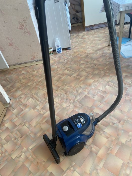 Пылесос б/у в отличном состоянии